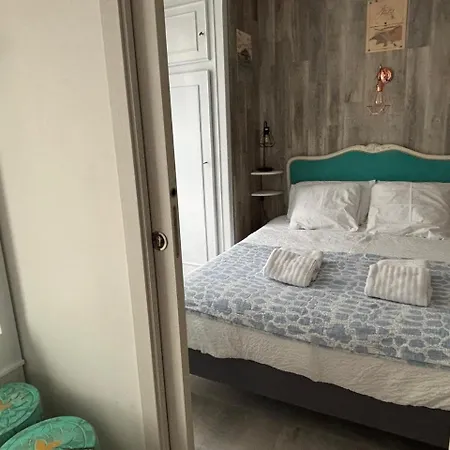 3 Pieces Avec Terrasse Entre Et Centre * Arcachon