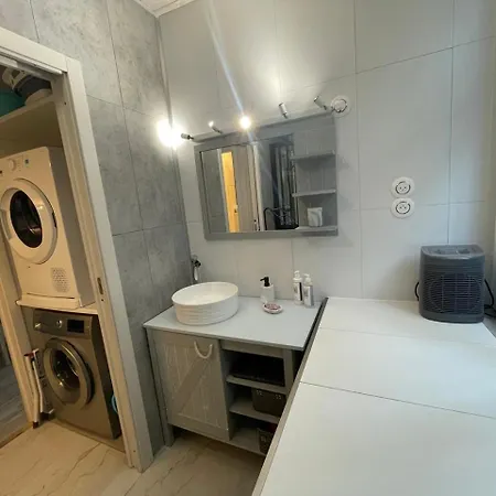 3 Pieces Avec Terrasse Entre Et Centre *