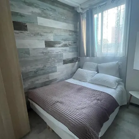 3 Pieces Avec Terrasse Entre Et Centre דירה *