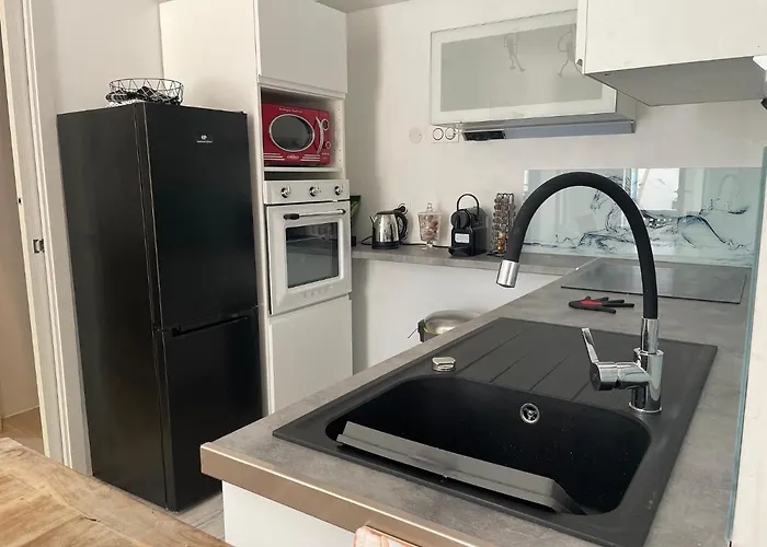 3 Pieces Avec Terrasse Entre Et Centre ארסשון